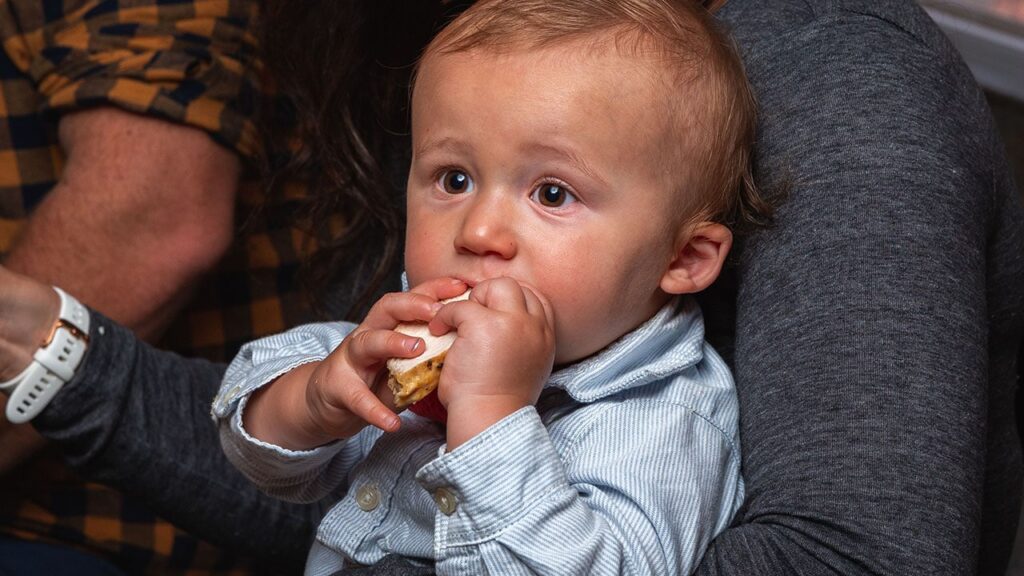 kids eating